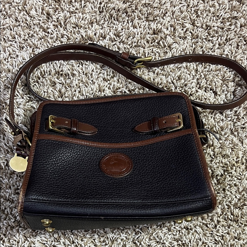 Dooney & Bourke med. purse, vintage in excellent shape